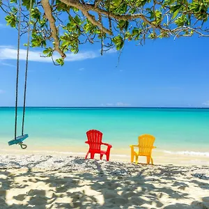 https://sand-and-tan-beach-hotel.hotelsochorios.net